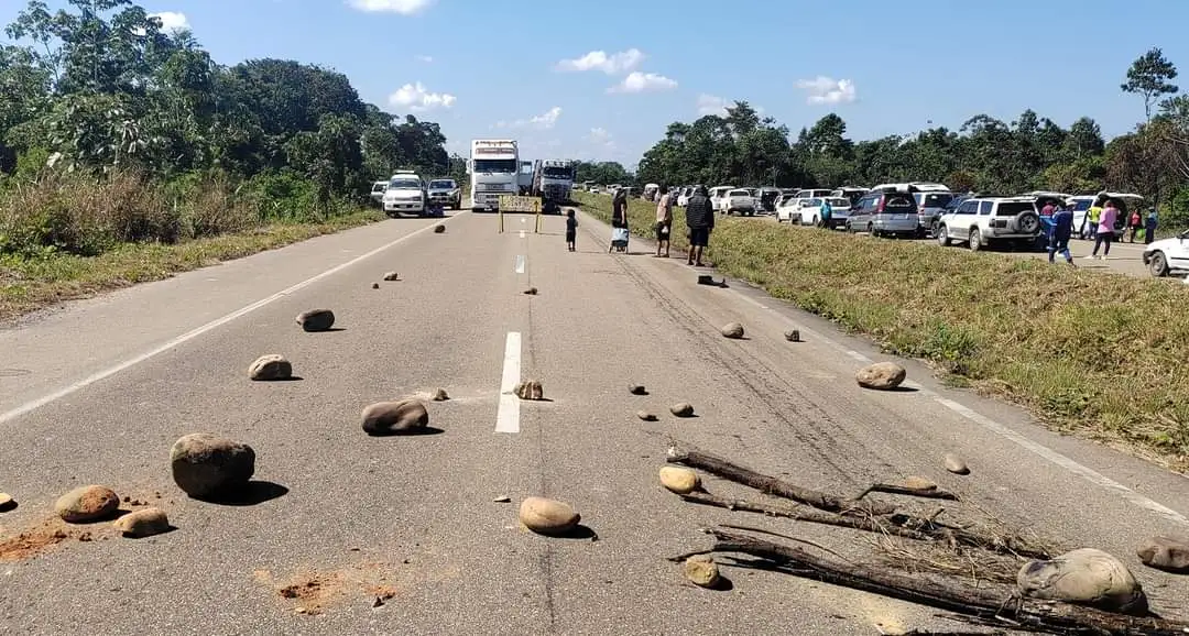 Transportistas de Yapacaní iniciarán bloqueo indefinido este lunes por falta de combustible y mal estado de las vías