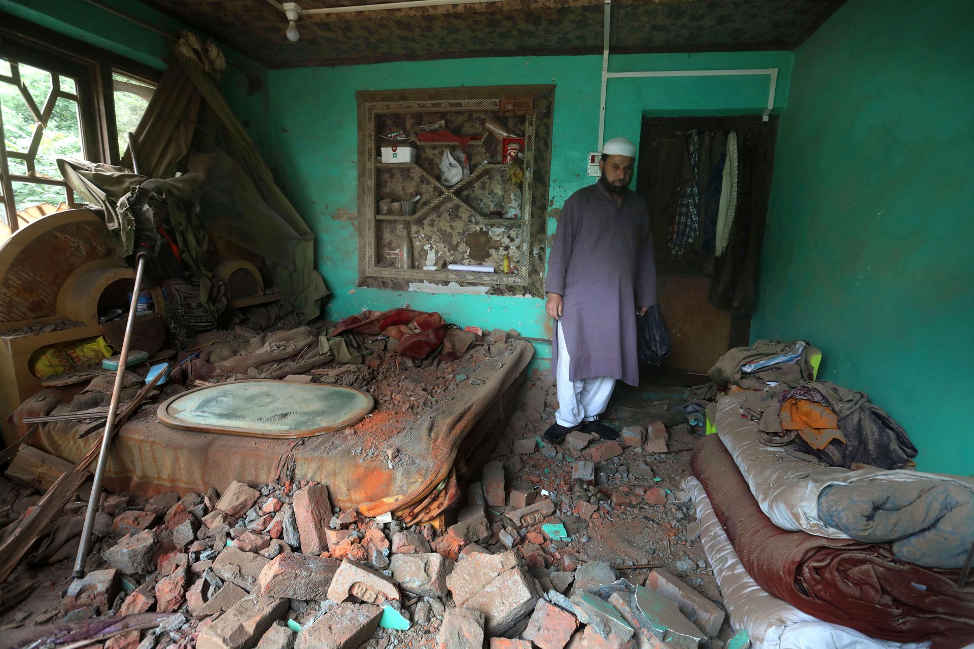 India dice que atacó instalaciones militares paquistaníes tras ataque nocturno de Pakistán