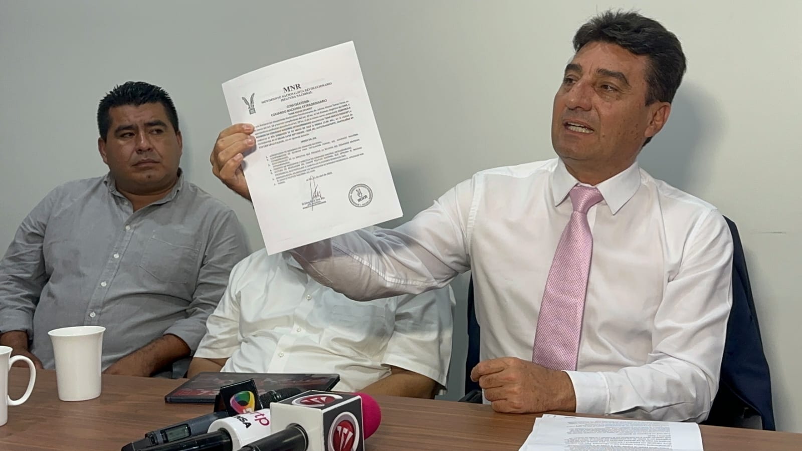 MNR define si participa o da un paso al costado de las elecciones