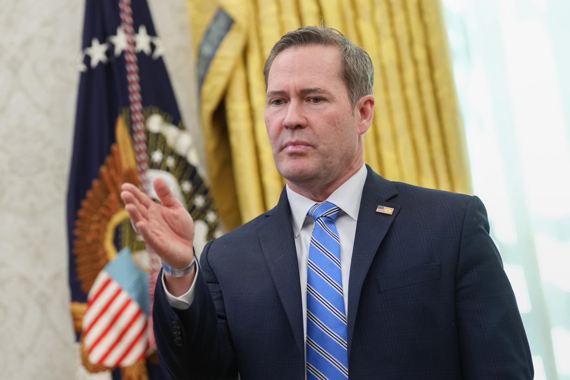 Michael Waltz, valedor de Trump durante años, víctima de la primera purga del mandatario