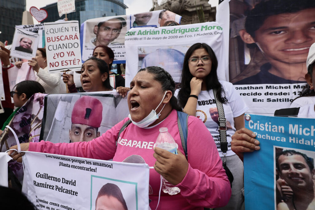 Mexicanas protestan por sus desaparecidos el Día de las Madres: “estamos muertos en vida”