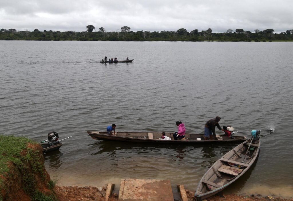 Dos muertos y un desaparecido deja el choque de un buque en la Amazonía de Perú