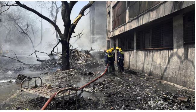 Vuelo de Air India con destino a Londres se estrella tras despegar de Ahmedabad: al menos 242 personas a bordo