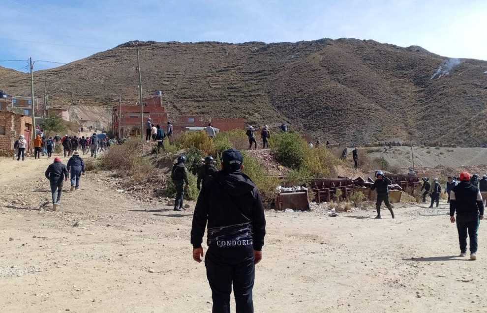 “Estamos secuestrados”: poblador de Llallagua denuncia bloqueos y presencia de grupos armados