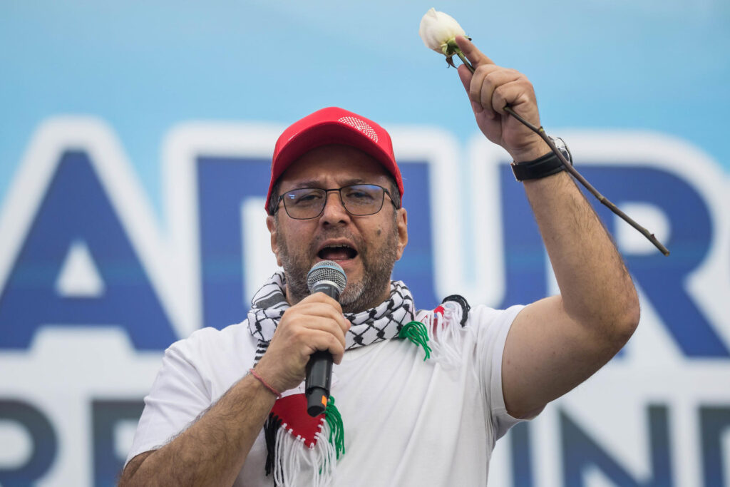 El canciller de Venezuela llama a la unidad latinoamericana ante tensiones con EE.UU.