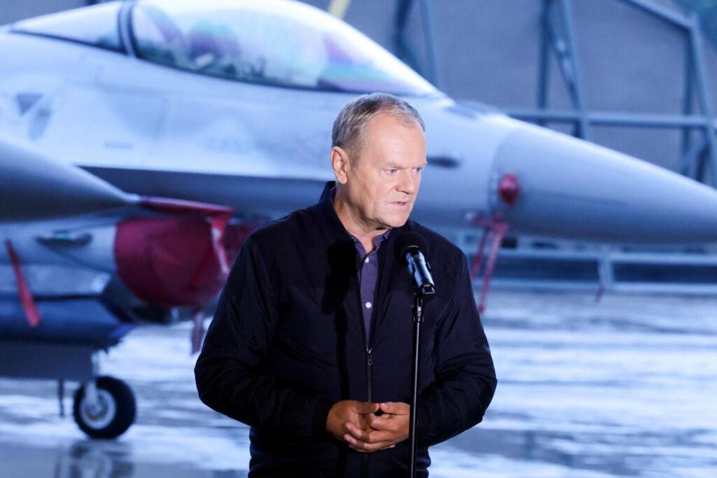 Tusk, dispuesto a derribar aviones rusos, pero solo si cuenta con apoyo de toda la OTAN