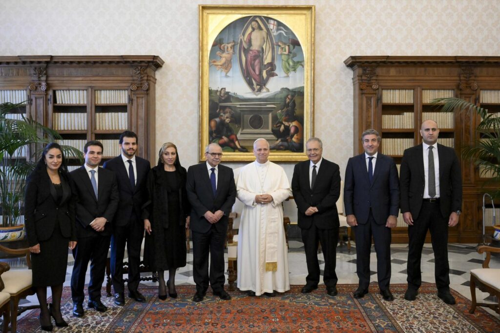 León XIV recibe al primer ministro libanés antes de su viaje y esperan la paz en O.Medio