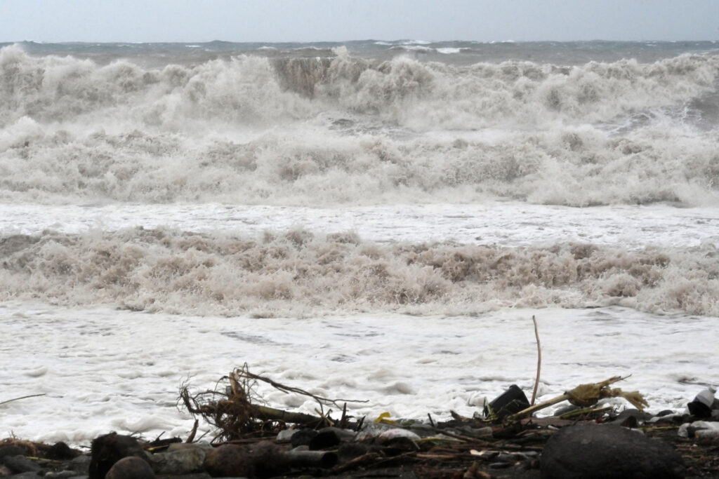 Trump afirma que “nunca” ha visto un huracán como Melissa y promete ayuda para Jamaica