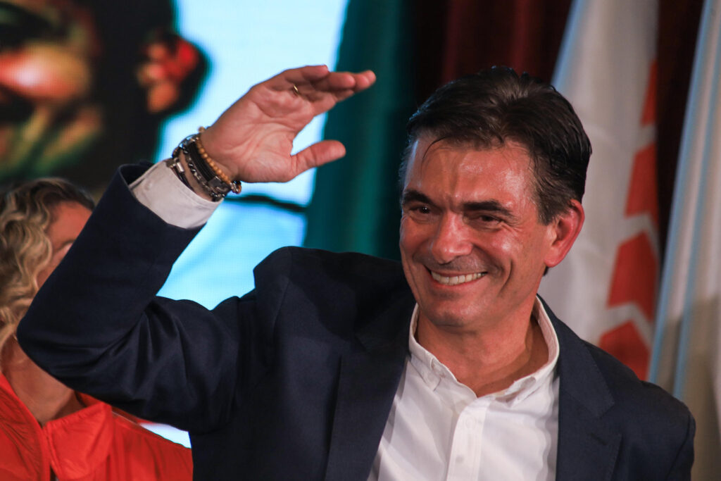 Paz dice, en su visita a EE.UU., que ya hay combustible para atender la crisis boliviana