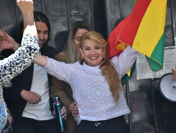 Jeanine Añez: “Tengo la frente en alto porque no tengo ninguna cola ni dedo que me apunte”