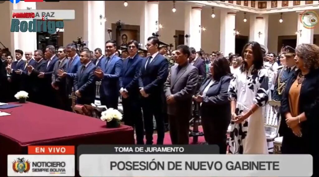 Rodrigo Paz posesiona a su primer gabinete técnico