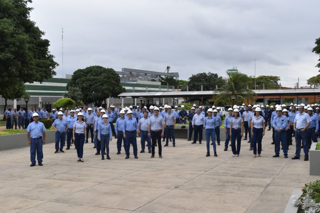 CRE celebró su 63 aniversario con el desafío de reinventarse y el firme compromiso de alumbrar el desarrollo cruceño