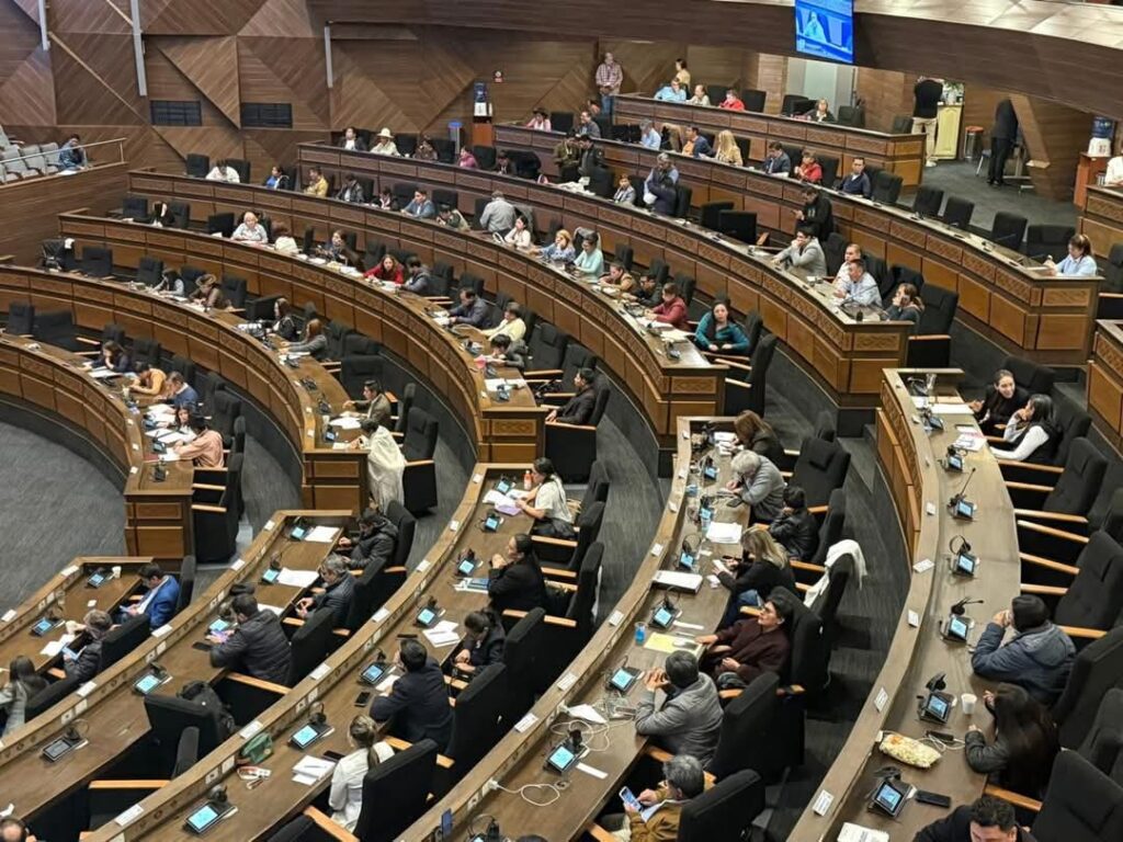 Conozca a los seis vocales que dirigirán el Tribunal Supremo Electoral