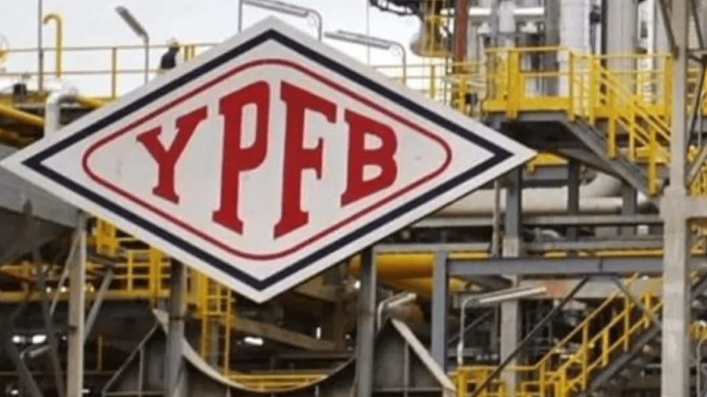 Al menos 10 funcionarios de YPFB aprehendidos por corrupción y desvío de combustible