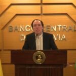 David Iván Espinoza Torrico, presidente del Banco Central de Bolivia, durante la conferencia de prensa en la que informó sobre la restitución de la validez de los billetes de la Serie B.