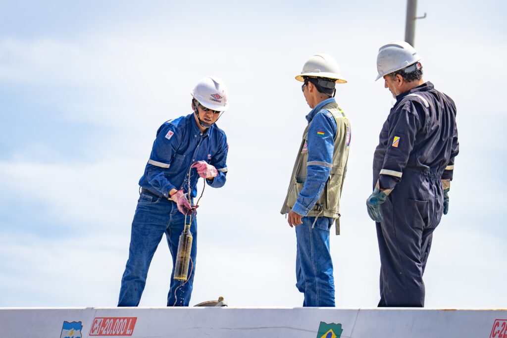 YPFB garantiza la calidad de los combustibles en toda la cadena de suministro