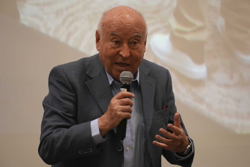 Enrique García plantea acuerdos políticos y liderazgo económico para estabilizar Bolivia