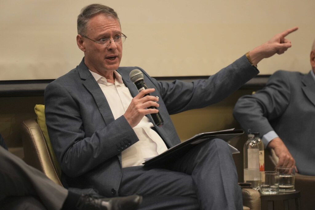 Jaime Dunn propone un ajuste fiscal de $us 5.000 millones y advierte que no reducir el gasto elevará el costo social