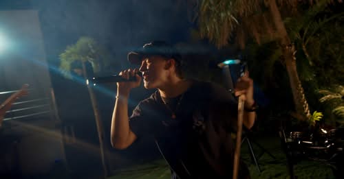 Jota Narbaja lanza “Cambásica” y apuesta por un sonido tropical con identidad camba