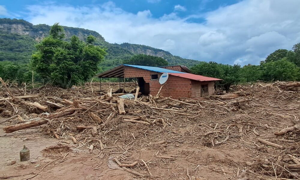 Siete meses después de la riada, decenas de familias de El Torno aún no han logrado reconstruir sus viviendas. | Foto: Cortesía Lilian Vidal