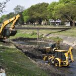 Tras tres años sin mantenimiento, retoman la limpieza de canales en Santa Cruz