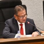 Oviedo ratifica ante la Asamblea que el Gobierno ejecutará la orden de aprehensión contra Evo Morales