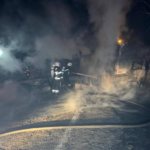 Cisterna con gasolina se vuelca y se incendia en Yapacaní dejando un conductor fallecido