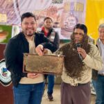 Lucio Eusebio Pinto en la Feria Nacional de la Apicultura 2026 realizada en Monteagudo, Chuquisaca | Foto: Cortesía